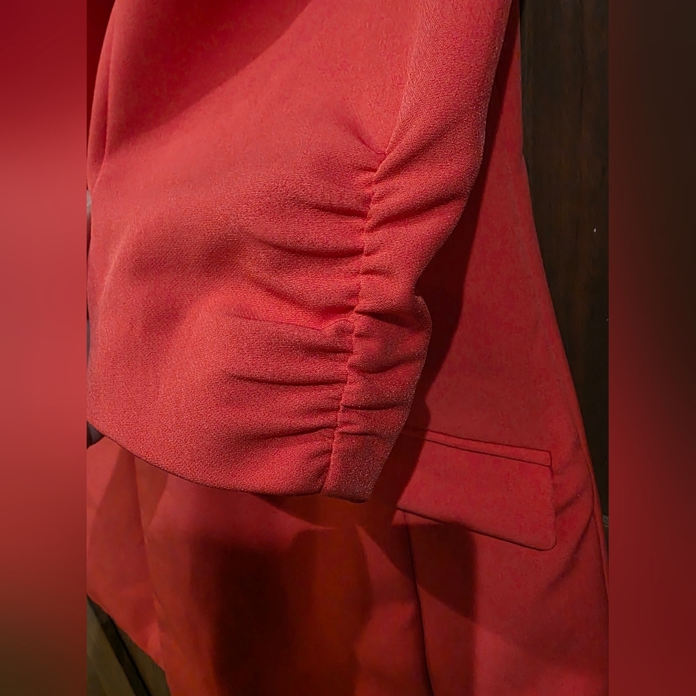 I.N.C. Coral Blazer -- International Concepts Women's Menswear Size Medium - Picture 8 of 8